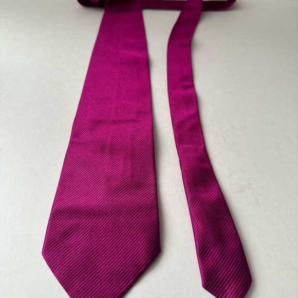 Fendi Men’s Silk Tie Made In Italy - Picture 2 of 5